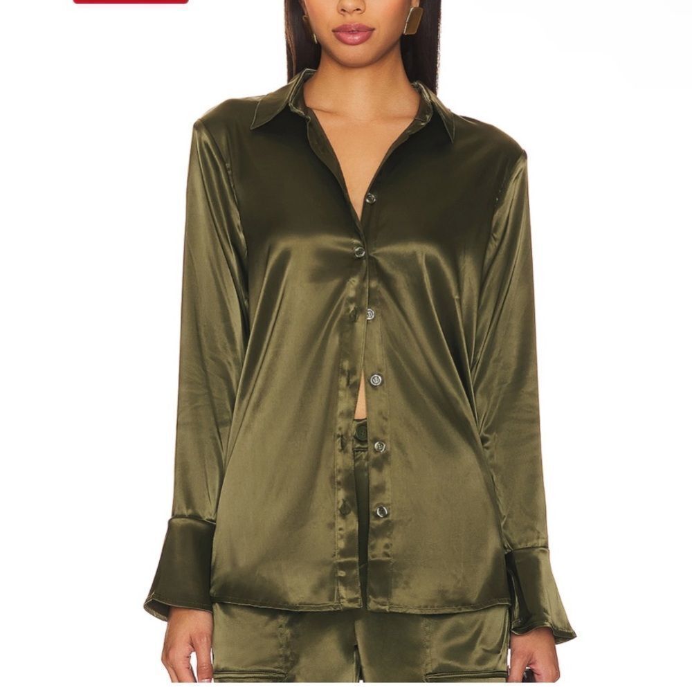 NWT Remi x Revolve Serena button up satin shirt Forrest green blouse M